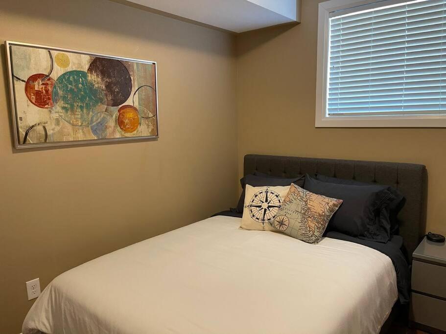 Cozy 2 Bedroom Home In Chatham - Left Side ภายนอก รูปภาพ